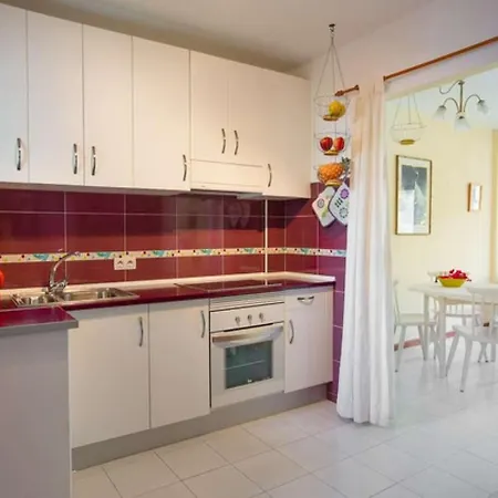 Sleeps 2 Pool Wifi Apartman *
