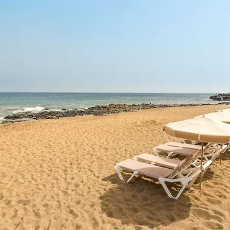 Sleeps 2 Pool Wifi Apartment *